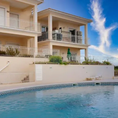 Дом отдыха Balaia Mar House - Sea View & Playground & Garage & Bbq & Албуфейра