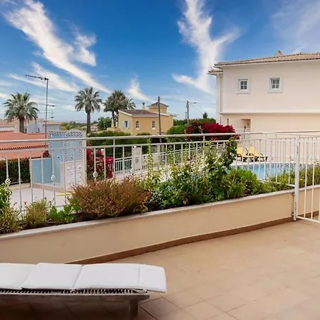 Дом отдыха Balaia Mar House - Sea View & Playground & Garage & Bbq & Албуфейра