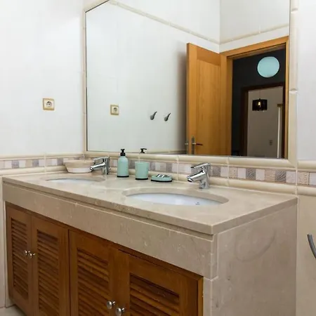 Дом отдыха Balaia Mar House - Sea View & Playground & Garage & Bbq &